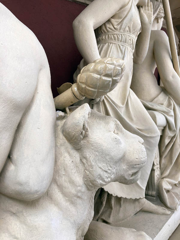 Download: Abb. 9: Landeshauptstadt Schwerin, Alter Garten 3, Galeriegebäude, Dionysos, fertiger Zustand Mai 2025 (Andreas Baumgart) Abb. 9: Landeshauptstadt Schwerin, Alter Garten 3, Galeriegebäude, Dionysos, fertiger Zustand Mai 2025