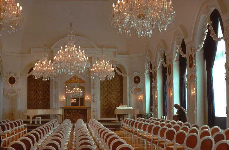 Download: Abb. 5: Rostock, Herzogliches Theater am Universitätsplatz, Saal nach Osten 1983 (Foto-Sammlung LAKD) Abb. 5: Rostock, Herzogliches Theater am Universitätsplatz, Saal nach Osten 1983 (Foto-Sammlung LAKD)