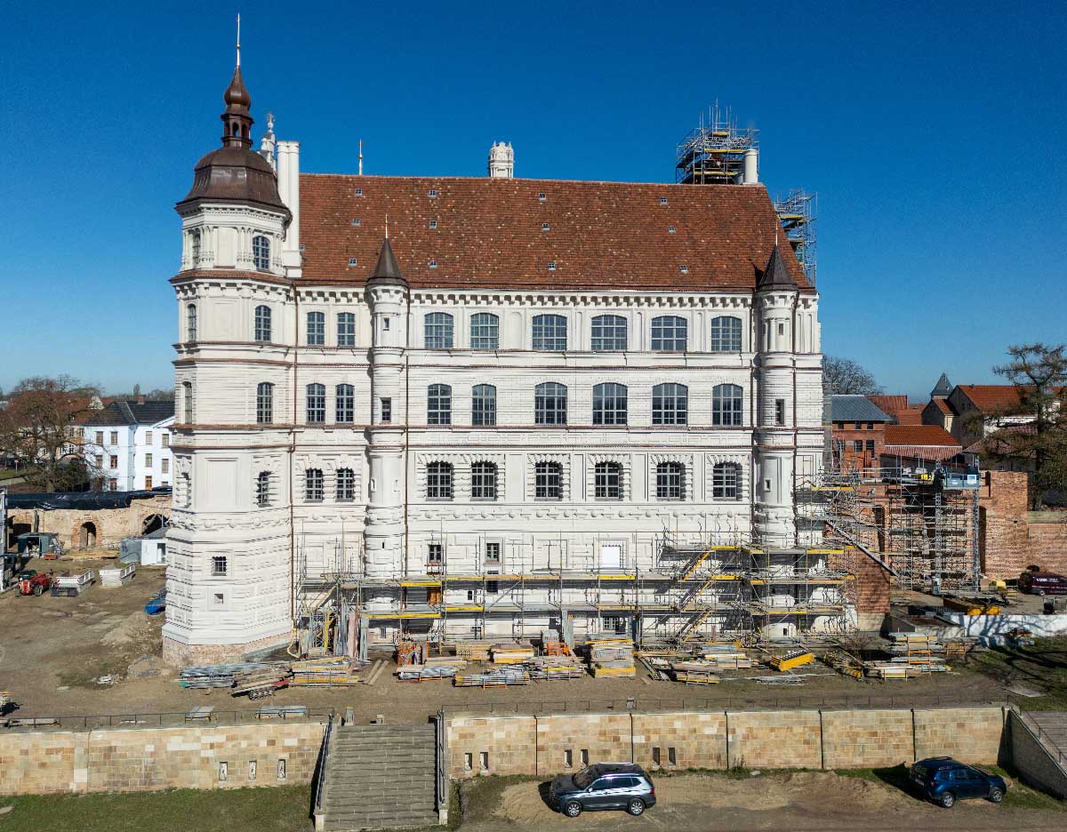 Abb. 3. Schloss Güstrow, Lkr. Rostock, Südflügel von Süden, 2026. 