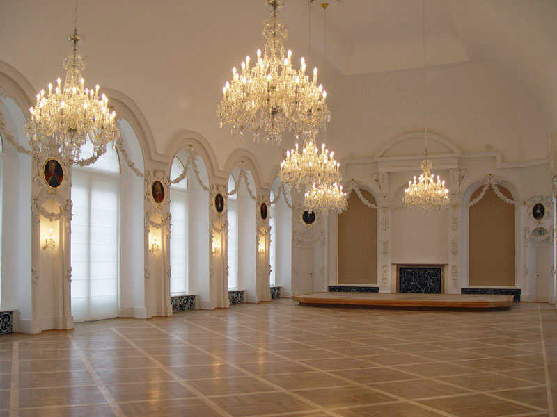 Download: Abb. 6: Rostock, Herzogliches Theater am Universitätsplatz, Saal nach Osten 2001 F. Steinbach, matrix-architektur Abb. 6: Rostock, Herzogliches Theater am Universitätsplatz, Saal nach Osten 2001