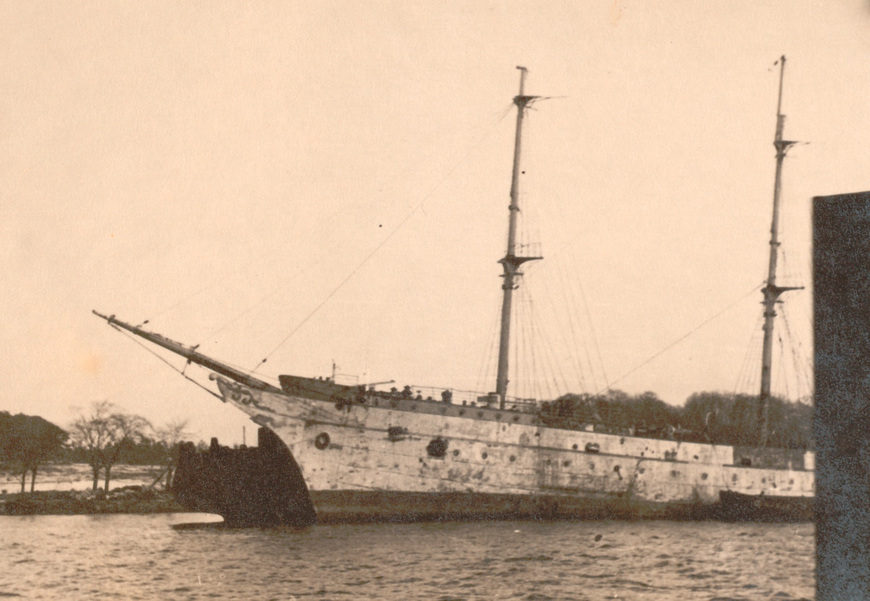 Abb. 2: Die &bdquo;Gorch Fock&ldquo; nach ihrer Hebung 1947 (Landesarchiv Greifswald, Rep. 202/3, Zg. 39/2020, Nr. 40, Bl. 29) 