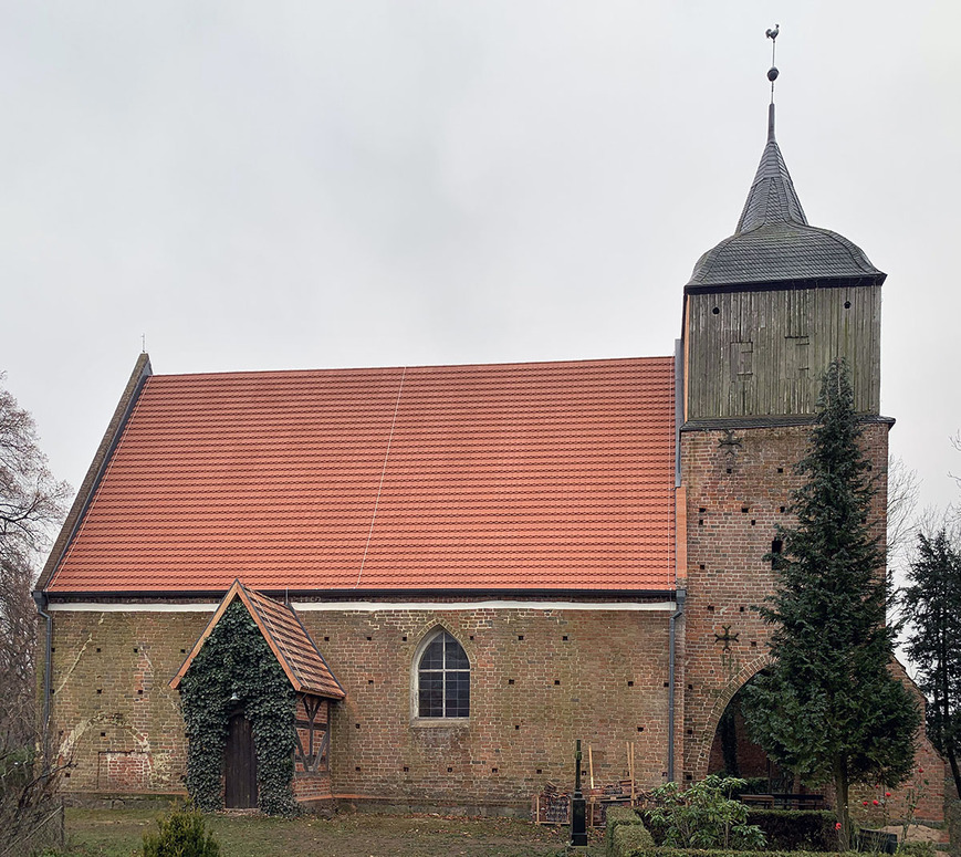 Abb. 19. Buchholz, Lkr. Mecklenburgische Seenplatte, Kirche von Norden, 2020. 