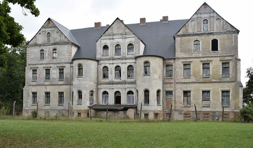 Download: Abb.3. Lüssow, Lkr. Vorpommern-Greifswald, Gutshaus, Fassade der Parkseite, 2018. (Foto: LAKD MV/LD B. Dräger-Kneißl) Abb.3. Lüssow, Lkr. Vorpommern-Greifswald, Gutshaus, Fassade der Parkseite, 2018.