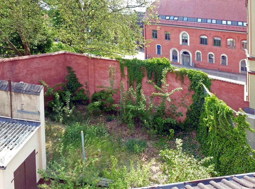 Download: Abb. 5. Hansestadt Wismar, Untersuchungsgefängnis, Hof, von Nordost, 05/2017. (LAKD M-V/LD, B. Gnekow) Abb. 5. Hansestadt Wismar, Untersuchungsgefängnis, Hof, von Nordost, 05/2017.