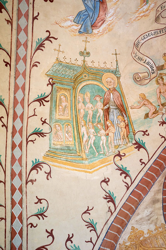 Abb. 11. Lohmen, Lkr. Rostock, Dorfkirche, Detail der Weltgerichtsdarstellung mit Himmelspforte und noch mittelalterlichem Fassungsbestand. 