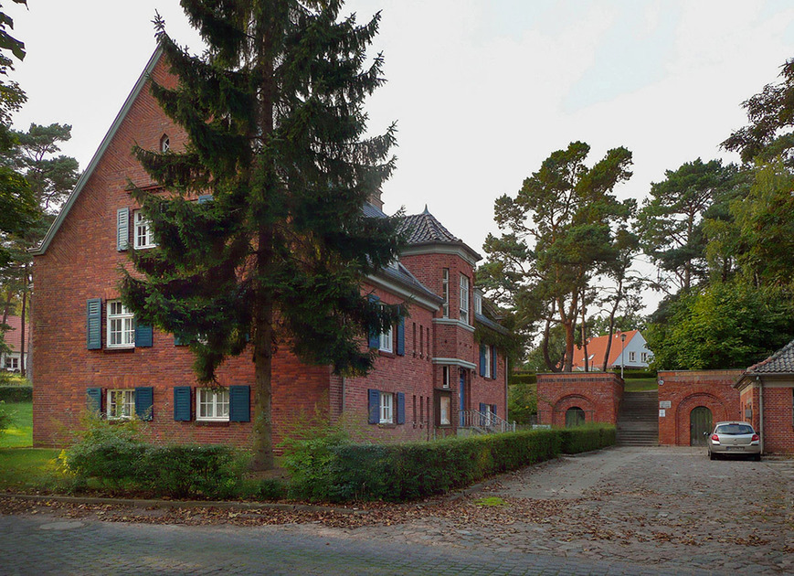 Download: Abb. 5. Riemserort, Hanse- und Universitätsstadt Greifswald, Wohnsiedlung, Kraftfahrerwohnhaus, 2014. Foto: LAKD M-V/LD, A. Krug. Abb. 5. Riemserort, Hanse- und Universitätsstadt Greifswald, Wohnsiedlung, Kraftfahrerwohnhaus, 2014.