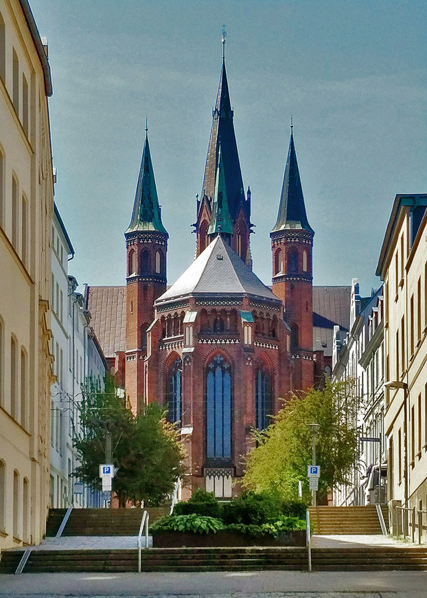 Download: Abb. 3. Landeshauptstadt Schwerin, St. Paulskirche von Osten. (LAKD M-V/LD, D. Handorf) Abb. 3. Landeshauptstadt Schwerin, St. Paulskirche von Osten.