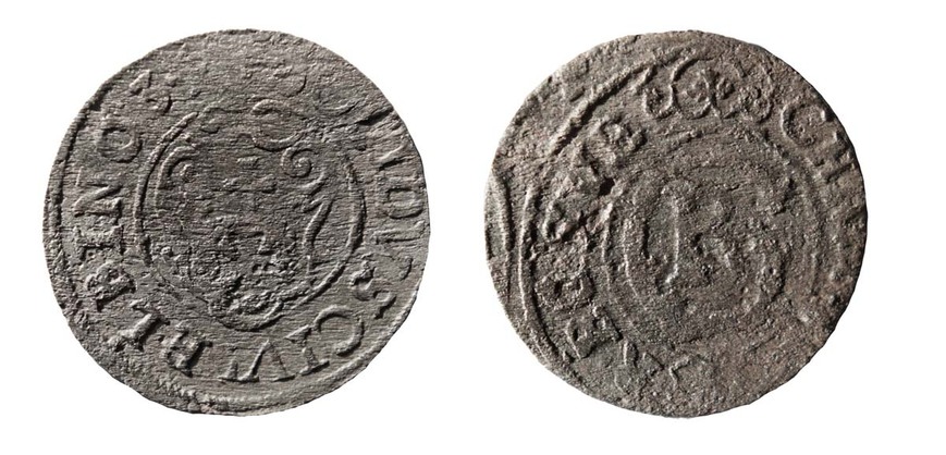 Abb. 19: Anklam, Lkr. Vorpommern-Greifswald. Solidus von 1634 aus Elbing, Vorder- und Rückansicht (Durchmesser 16 mm). 