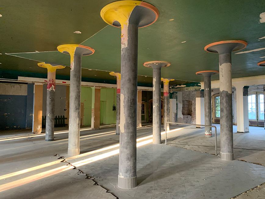 Download: Abb. 6. Sassnitz, Lkr. Vorpommern-Rügen, Stralsunder Straße 43, Stubnitz-Lichtspiele, Innenbereich des ehemaligen Cafés, 2020. (LAKD M-V/LD, E. Kuhnert) Abb. 6. Sassnitz, Lkr. Vorpommern-Rügen, Stralsunder Straße 43, Stubnitz-Lichtspiele, Innenbereich des ehemaligen Cafés, 2020.