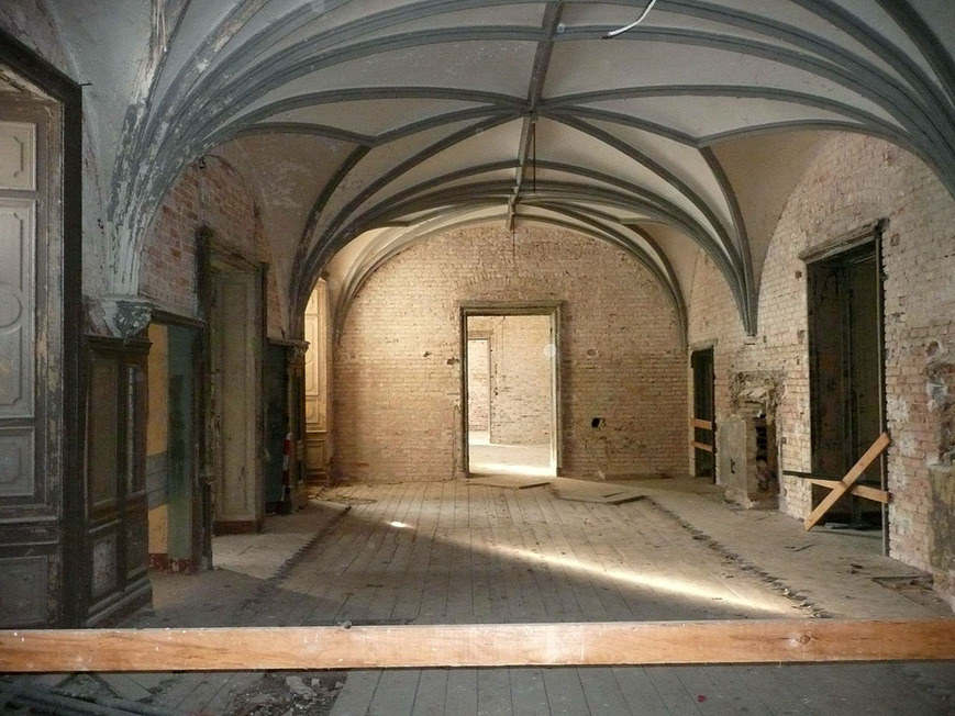 Download: Abb.11. Lüssow, Lkr. Vorpommern-Greifswald, Gutshaus, Eingangshalle, 2012. (Foto: LAKD MV/LD MV A. Krug) Abb.11. Lüssow, Lkr. Vorpommern-Greifswald, Gutshaus, Eingangshalle, 2012.