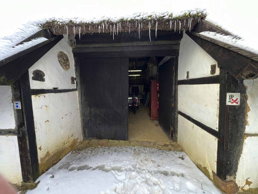 Abb. 6. Göhren Lkr. Vorpommern-Rügen, Thiessower Str. 7, Rookhus, Hauseingang, 2026. 