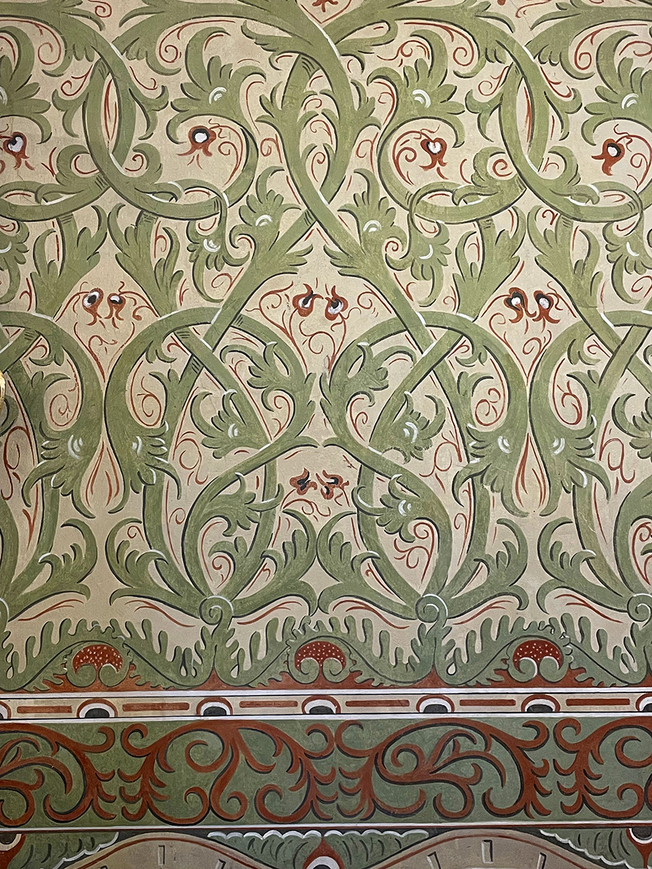 Abb. 11. Lebbin, Lkr. Mecklenburgische Seenplatte, Kirche, Innenraum, Ostwand, Malerei, Detail, (nach der Restaurierung). 