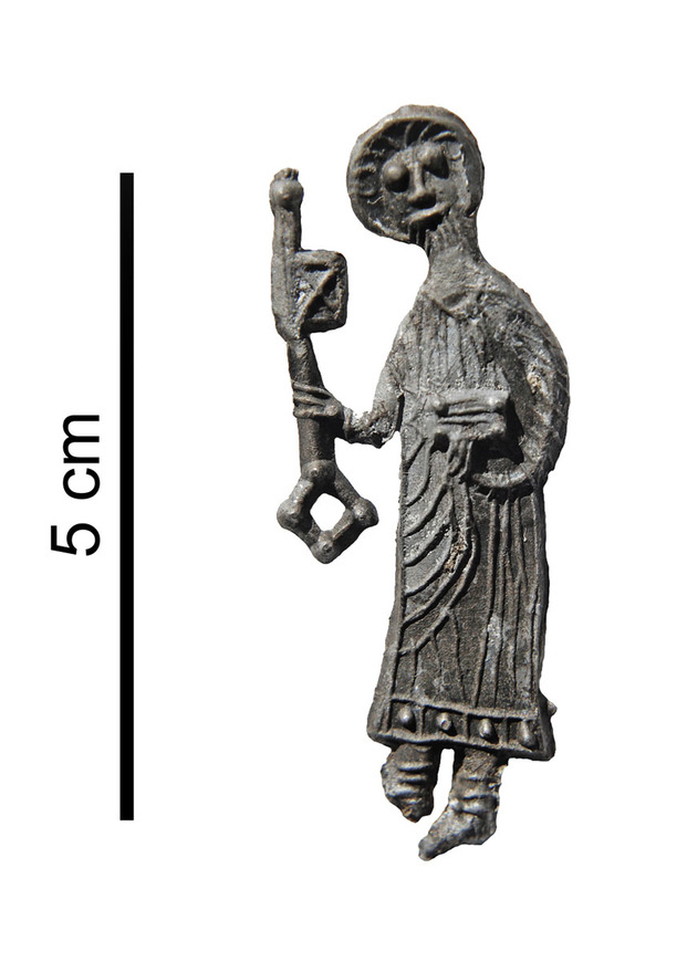 Abb. 3: Wismar, Lkr. Nordwestmecklenburg. Pilgerzeichen mit Darstellung des heiligen Petrus, wahrscheinlich aus Rom. 