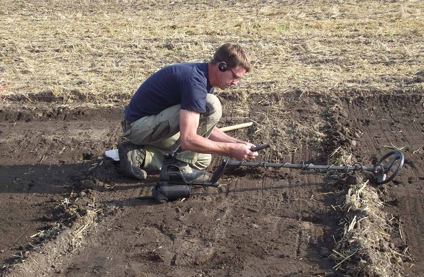 Abb. 3 Der Finder beim Einmessen einer gerade entdeckten Münze. 