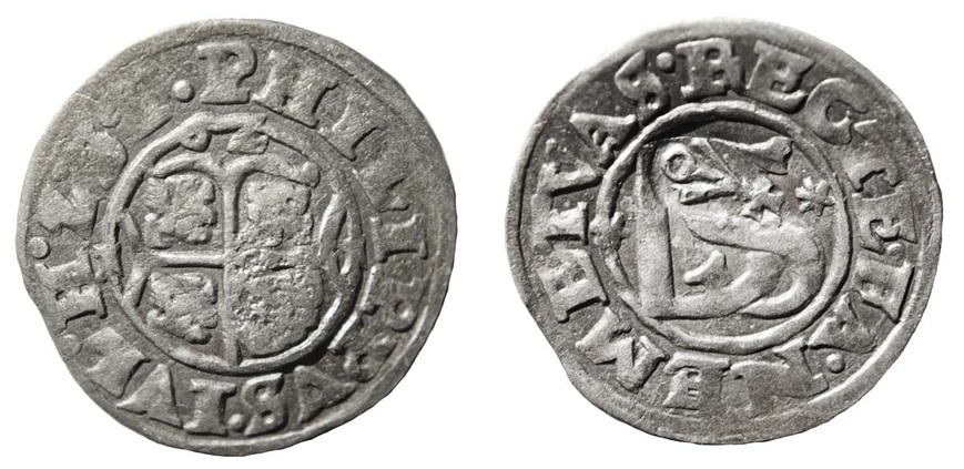 Abb. 12: Anklam, Lkr. Vorpommern-Greifswald. Doppelschilling von 1621 aus Pommern-Wolgast mit Stralsunder Gegenstempel von 1622 oder kurz danach, Vorder- und Rückansicht (Durchmesser 22 mm). 
