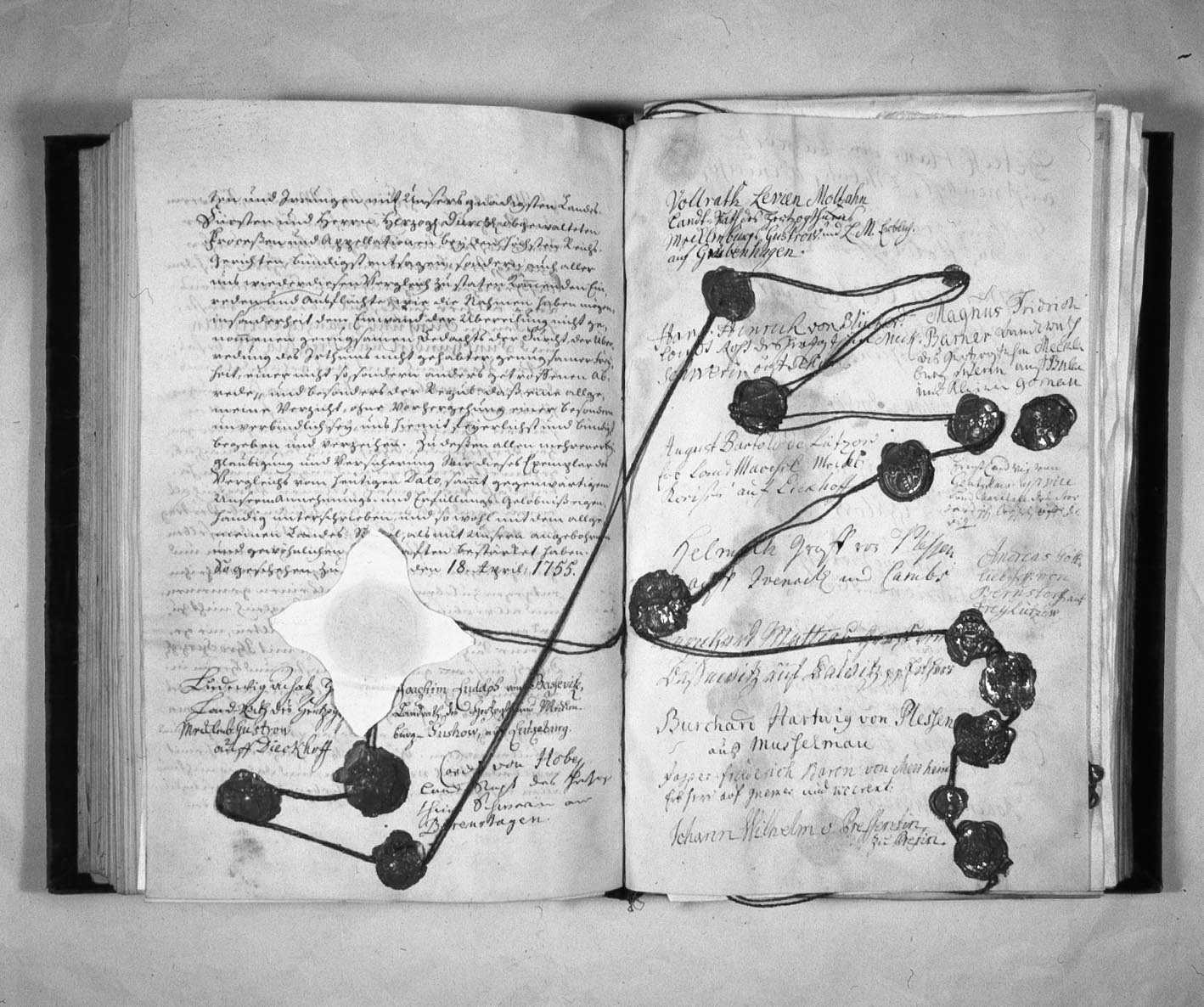 Abb.: Seite aus dem Landesgrundgesetzlichen Erbvergleich von 1755 
