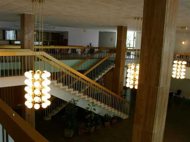Abb.3: Haus der Bildung und Kultur, Foyer 