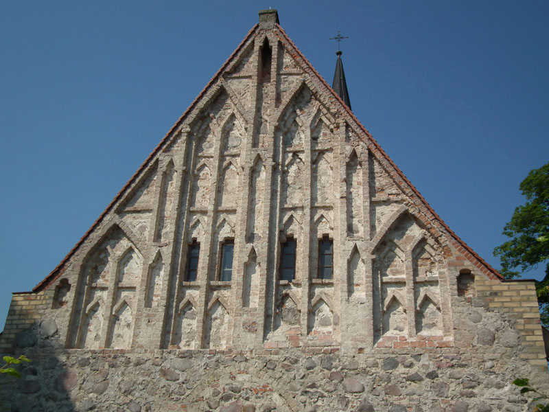 Download: Abb. 4: Siedenbollenthin, Dorfkirche, Ostgiebel LAKD, J. Amelung Abb. 4: Siedenbollenthin, Dorfkirche, Ostgiebel