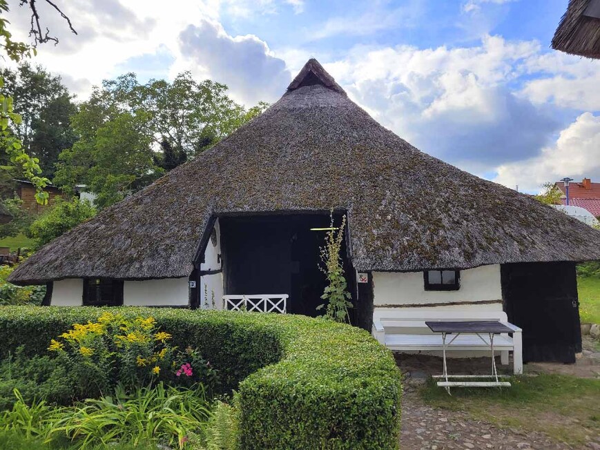 Abb. 2. Göhren, Lkr. Vorpommern-Rügen, Thiessower Str. 7, Rookhus, Ostansicht, 2023. 