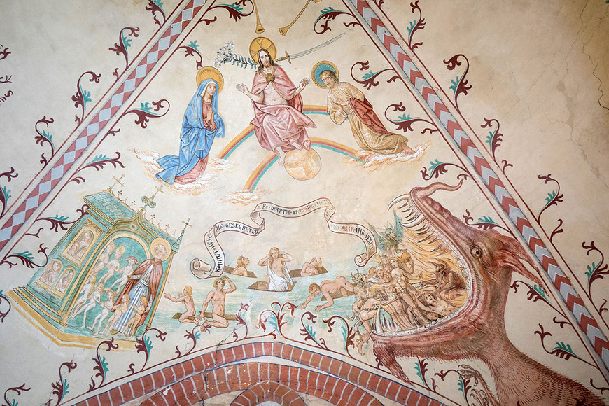 Abb. 10. Lohmen, Lkr. Rostock, Dorfkirche, Chorgewölbe mit Ostkappe und der Darstellung des Weltgerichts. 
