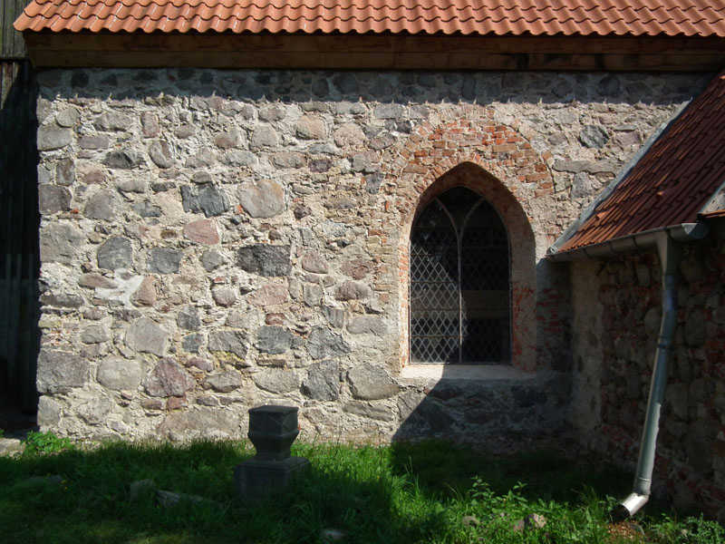 Download: Abb. 3: Siedenbollenthin, Dorfkirche, Fensterstruktur LAKD, J. Amelung Abb. 3: Siedenbollenthin, Dorfkirche, Fensterstruktur