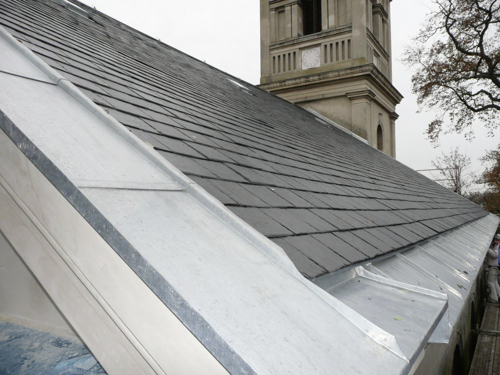 Download: Abb. 7: Dorfkirche von Melkof, neue Schieferdeckung LAKD-MV/LD, J. Amelung Abb. 7: Dorfkirche von Melkof, neue Schieferdeckung