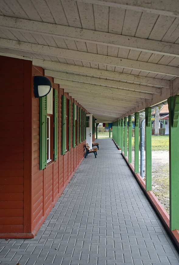 Download: Abb. 11. Ahlbeck, Lkr. Vorpommern-Greifswald, Dünenstraße 2, Jugendferienpark Ahlbeck, Wandelgang, 2018. (Foto: LAKD-MV/LD, E. Onnen) Abb. 11. Ahlbeck, Lkr. Vorpommern-Greifswald, Dünenstraße 2, Jugendferienpark Ahlbeck, Wandelgang, 2018.
