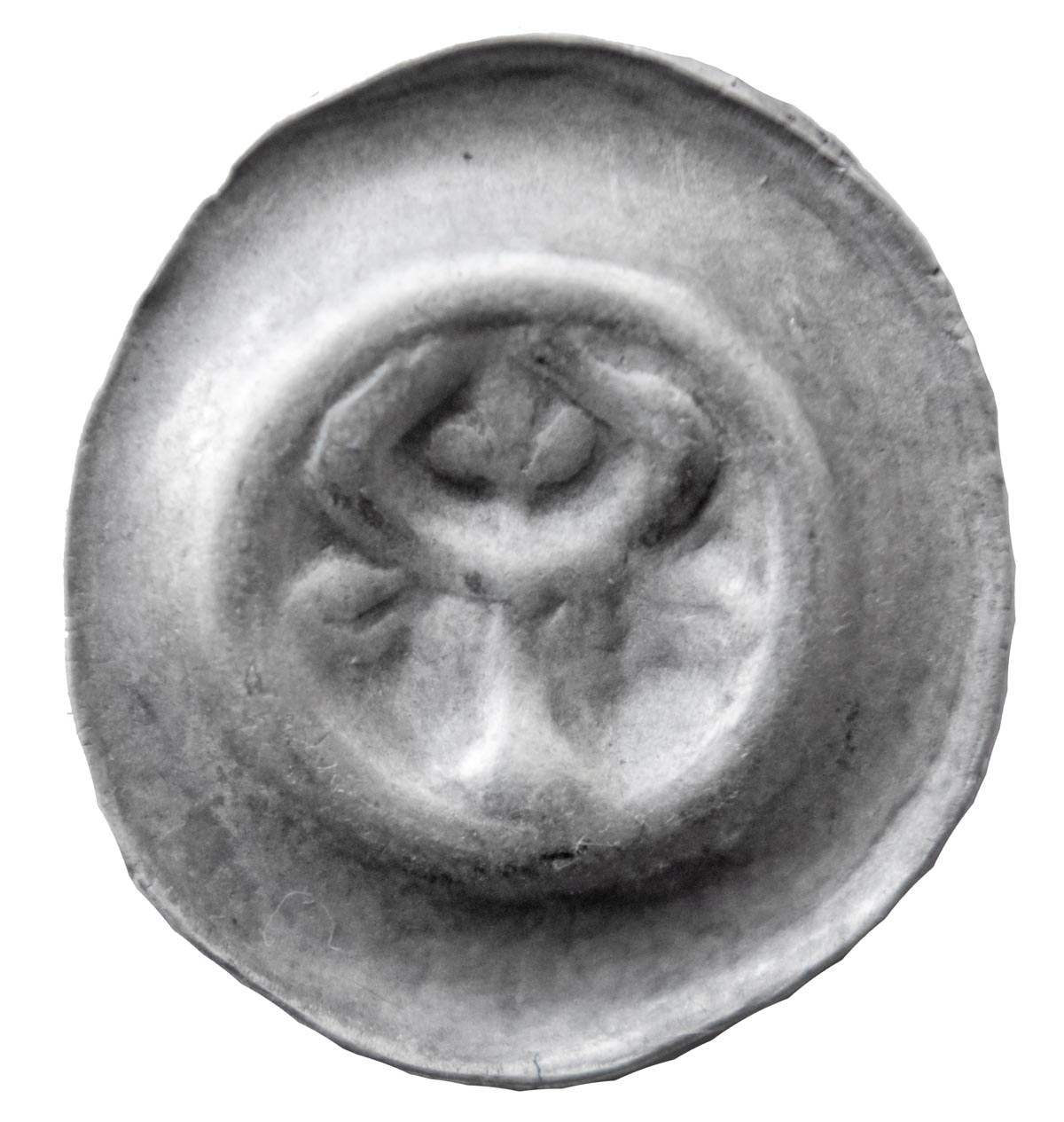 Abb. 6: Neuhof, Lkr. Vorpommern-Rügen, Fpl. 2. Schatz 2. Hohlpfennig aus Mecklenburg (Durchmesser 15,4 mm). 