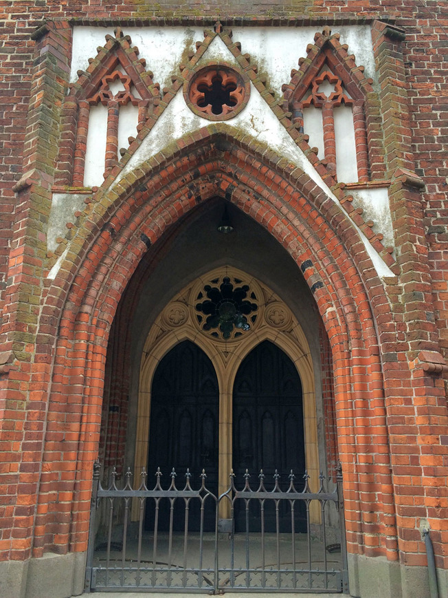 Download: Abb. 7. Altentreptow, Lkr. Mecklenburgische Seenplatte, Kirche Sankt Petri, Westportal, 2016. (LAKD M-V/LD, J. Amelung) Abb. 7. Altentreptow, Lkr. Mecklenburgische Seenplatte, Kirche Sankt Petri, Westportal, 2016.