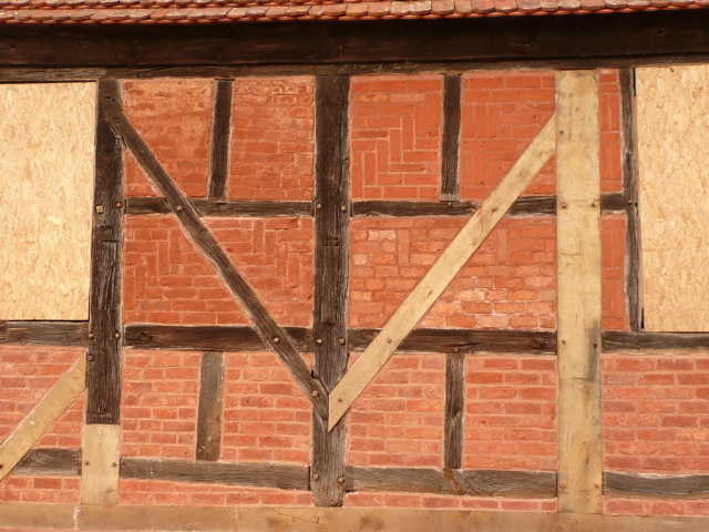 Abb.3: Hildebrandshagen, Fachwerk- kirche, Südwand mit originalem Fachwerksystem 