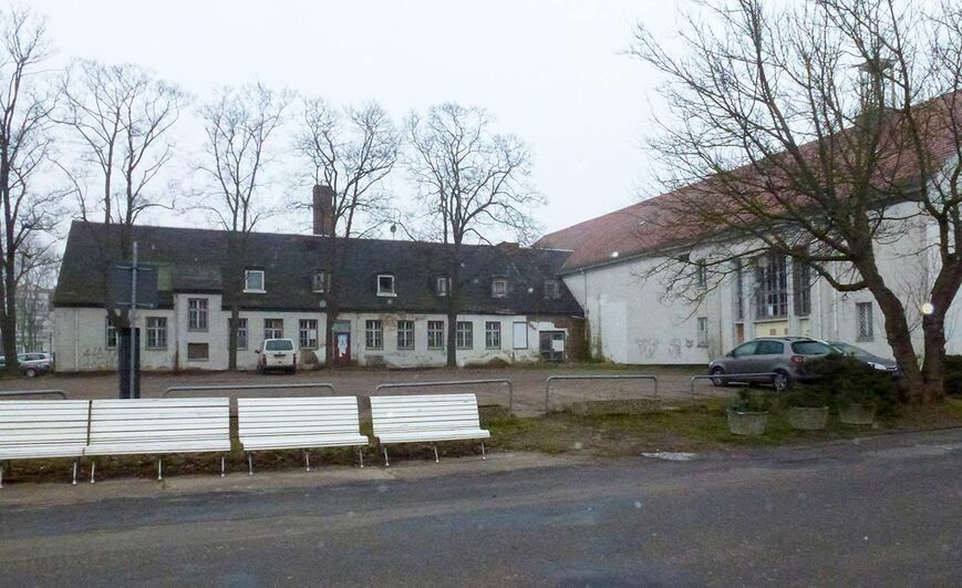 Abb. 2. Ahlbeck, Gemeinde Ostseebad Heringsdorf, Lkr. Vorpommern-Greifswald, Dünenstr. 37, Haus der Erholung, Rückseite mit ehem. Wirtschaftsflügel, 2015. 