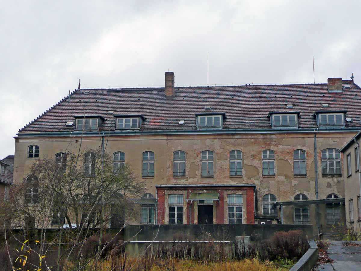 Download: Abb. 15: Neustrelitz, Schloßstraße 12/13, Hofansicht, 2009 LAKD M-V/LD, B. Gnekow Abb. 15: Neustrelitz, Schloßstraße 12/13, Hofansicht, 2009