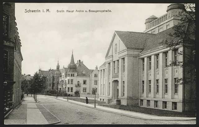 Download: Abb. 2: 1929: Außenansicht in der Graf-Schack-Allee, Quelle: LHAS, 13.4-3,13.2-1/1 Abb. 2: 1929: Außenansicht in der Graf-Schack-Allee, Quelle: LHAS, 13.4-3,13.2-1/1