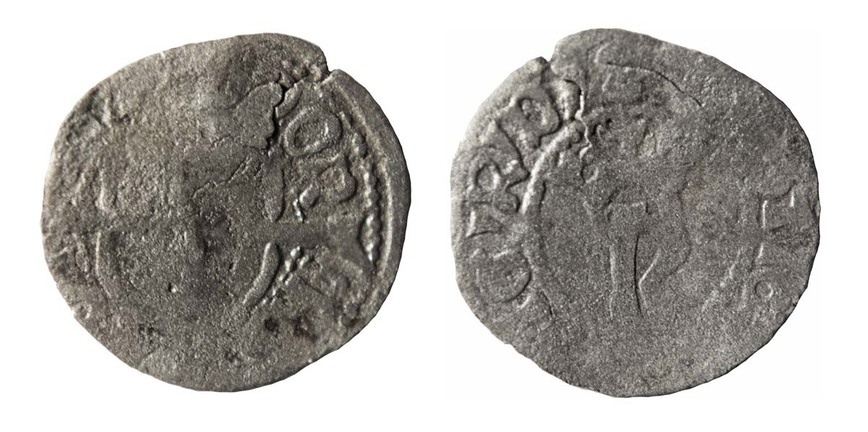 Abb. 13: Anklam, Lkr. Vorpommern-Greifswald. Hvid von 1448–1481 aus Dänemark, Vorder- und Rückansicht (Durchmesser 17 mm). 