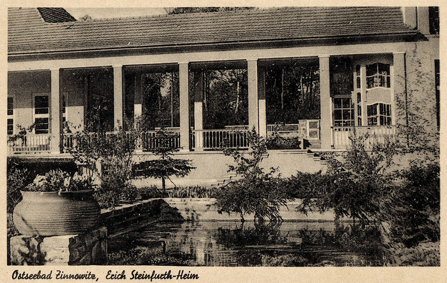 Abb. 2. Gartenpartie am Wasserbecken mit Schmuckbepflanzung. Postkarte undatiert. 