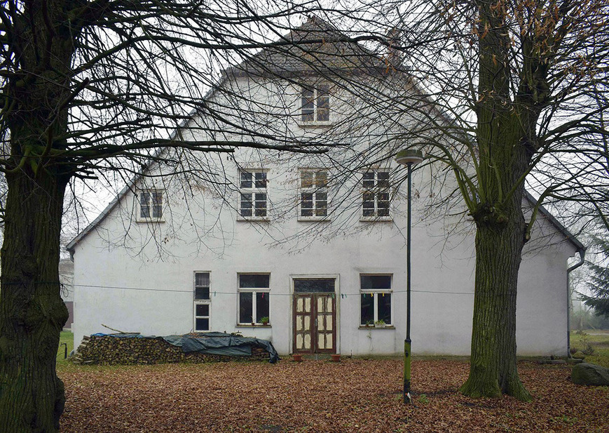 Abb. 4. Wolkow, Lkr. Mecklenburgische Seenplatte, Gutshaus, linke Giebelseite November 2019 