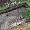 Das Großsteingrab Wanna, FStNr. 1591 war von bis zu 1,5 m mächtigen Moorschichten überdeckt, als es im Juli 2025 nach tausenden Jahren erstmals wieder freigelegt wurde. Foto: A. Behrens, NIhK.