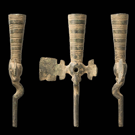 Eisenzeit beflügelt! Flügelkopfnadel aus Weitendorf, LKr. Ludwigslust-Parchim. Foto [Ausschnitt]: LAKD M-V, Landesarchäologie, Andreas Paasch.