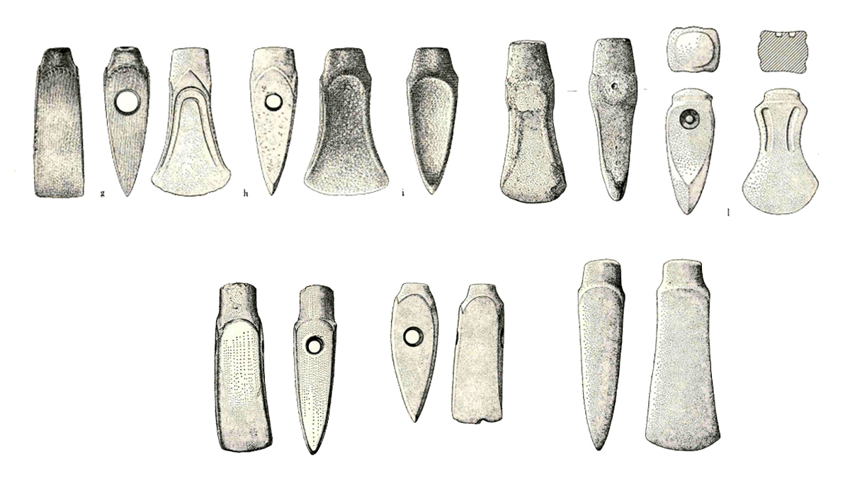 Abb. 3: Jungbronzezeitliche Axttypen (obere Reihe: Typ Kargow-Ringenwalde und untere Reihe: nackengebogene Äxte) aus dem Raum zwischen Elbe und Oder (nach F. Horst 1985). Graphik: LAKD M-V, Landesarchäologie, Michael Schirren. Abb. 3: Jungbronzezeitliche Axttypen (obere Reihe: Typ Kargow-Ringenwalde und untere Reihe: nackengebogene Äxte) aus dem Raum zwischen Elbe und Oder (nach F. Horst 1985).