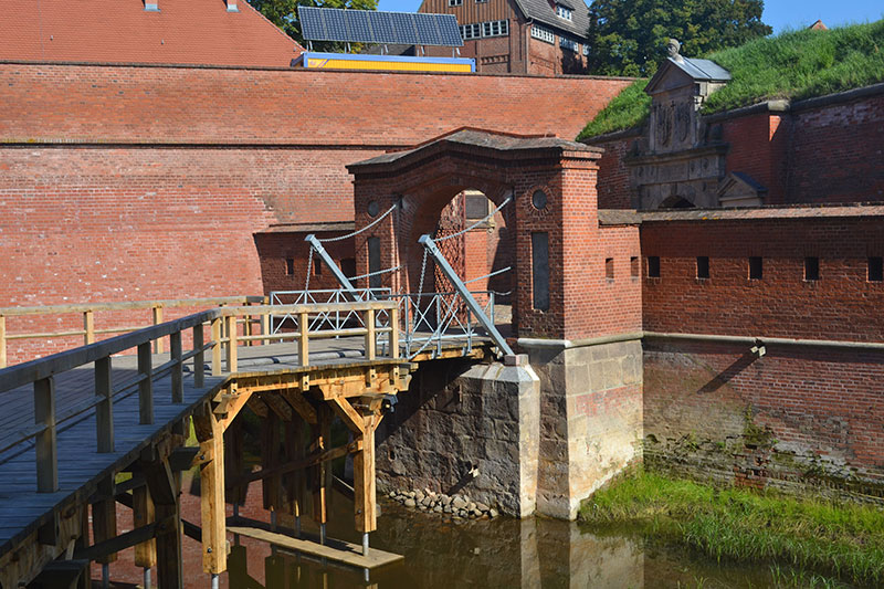 Die neue Festungsbrücke. Quelle: LAKD MV/LHA Die neue Festungsbrücke.