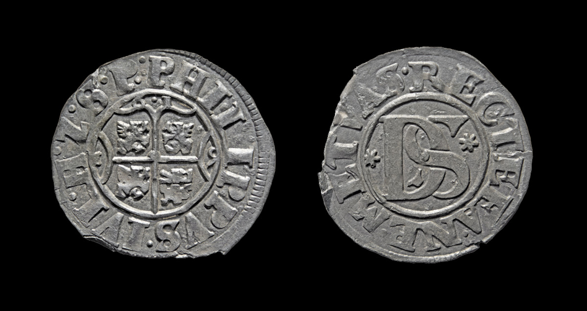 Abb. 1: Grüssow, Lkr. Vorpommern-Greifswald. Doppelschilling von 1619 aus Pommern-Wolgast, Vorder- und Rückansicht (Durchmesser 22,7 mm).