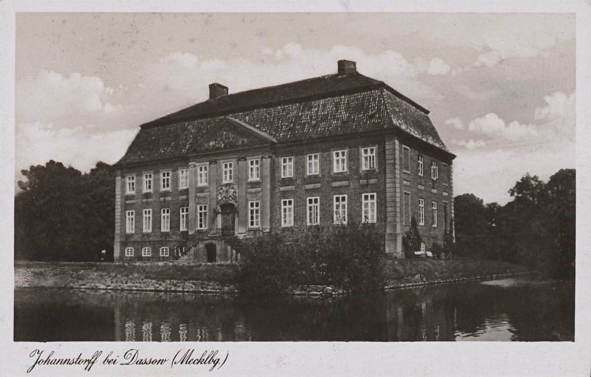 Abb. 1: Herrenhaus Johannstorf, um 1930