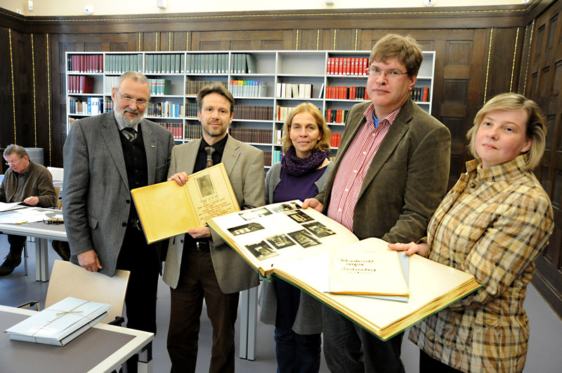 Übergabe historischer Kranken- und Verwaltungsakten aus der Carl-Friedrich-Flemming-Klinik Schwerin an das Landeshauptarchiv