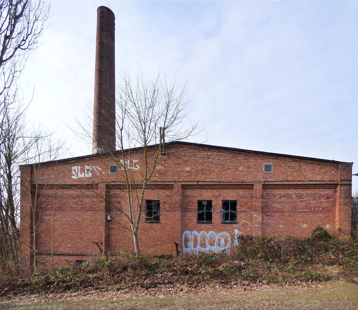 Abb. 4. Schwerin, Mittelweg 7, Kraftfahrzeuginstandsetzungswerk, Heizkraftwerk. (LAKD-MV/LD, A. Krug, 2017) Abb. 4. Schwerin, Mittelweg 7, Kraftfahrzeuginstandsetzungswerk, Heizkraftwerk.