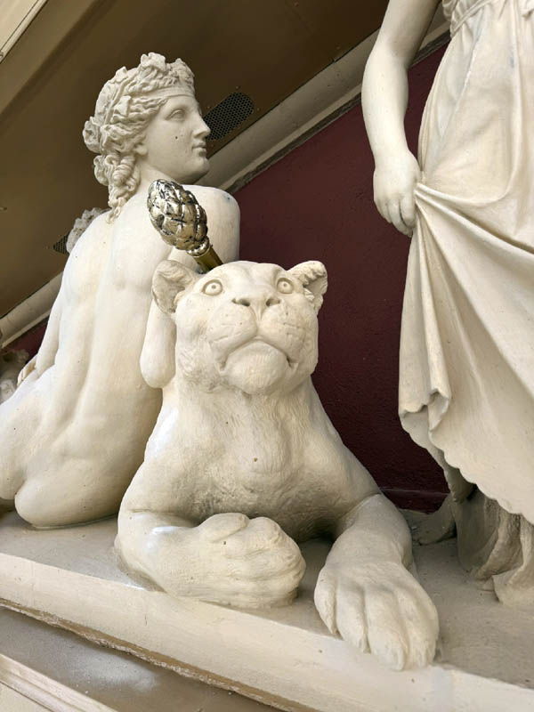 Abb. 7: Landeshauptstadt Schwerin, Alter Garten 3, Galeriegebäude, Dionysos, Zwischenzustand Mai 2025 (LAKD-MV/ LD, S. Schöfbeck) Abb. 7: Landeshauptstadt Schwerin, Alter Garten 3, Galeriegebäude, Dionysos, Zwischenzustand Mai 2025