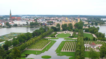 Infobox welterbe-bewerbung-schweriner-schloss-370x206.jpg (Externer Link: www.welterbe-bewerbung-schwerin.de)