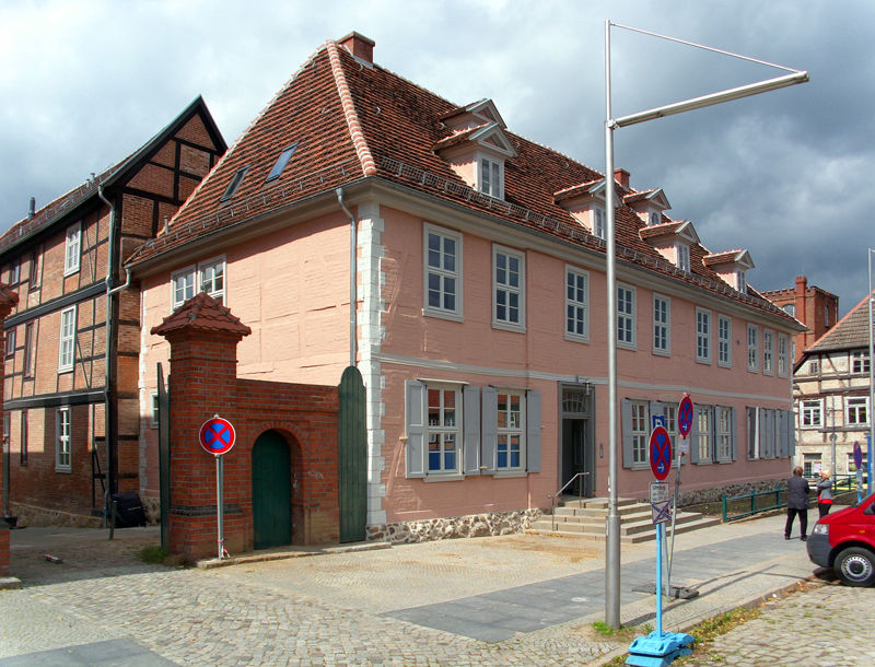 Landeshauptstadt Schwerin, Schelfmarkt 1, Wohnhaus nach der Restaurierung Foto: LAKD MV/LAD, J. Schirmer Landeshauptstadt Schwerin, Schelfmarkt 1, Wohnhaus nach der Restaurierung
