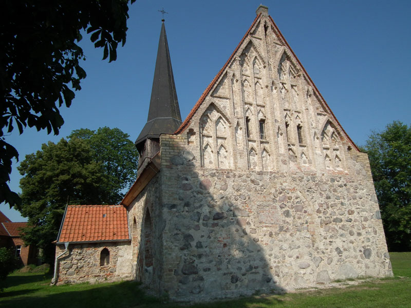 Siedenbollenthin, Dorfkirche, Ansicht nach Westen Foto: LAKD, J. Amelung Siedenbollenthin, Dorfkirche, Ansicht nach Westen