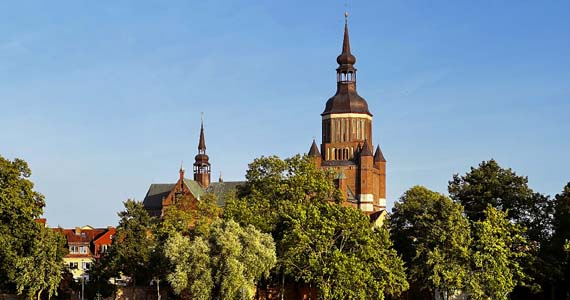 Abb. 1. Stralsund, Marienkirche von Nordwesten, 2025.